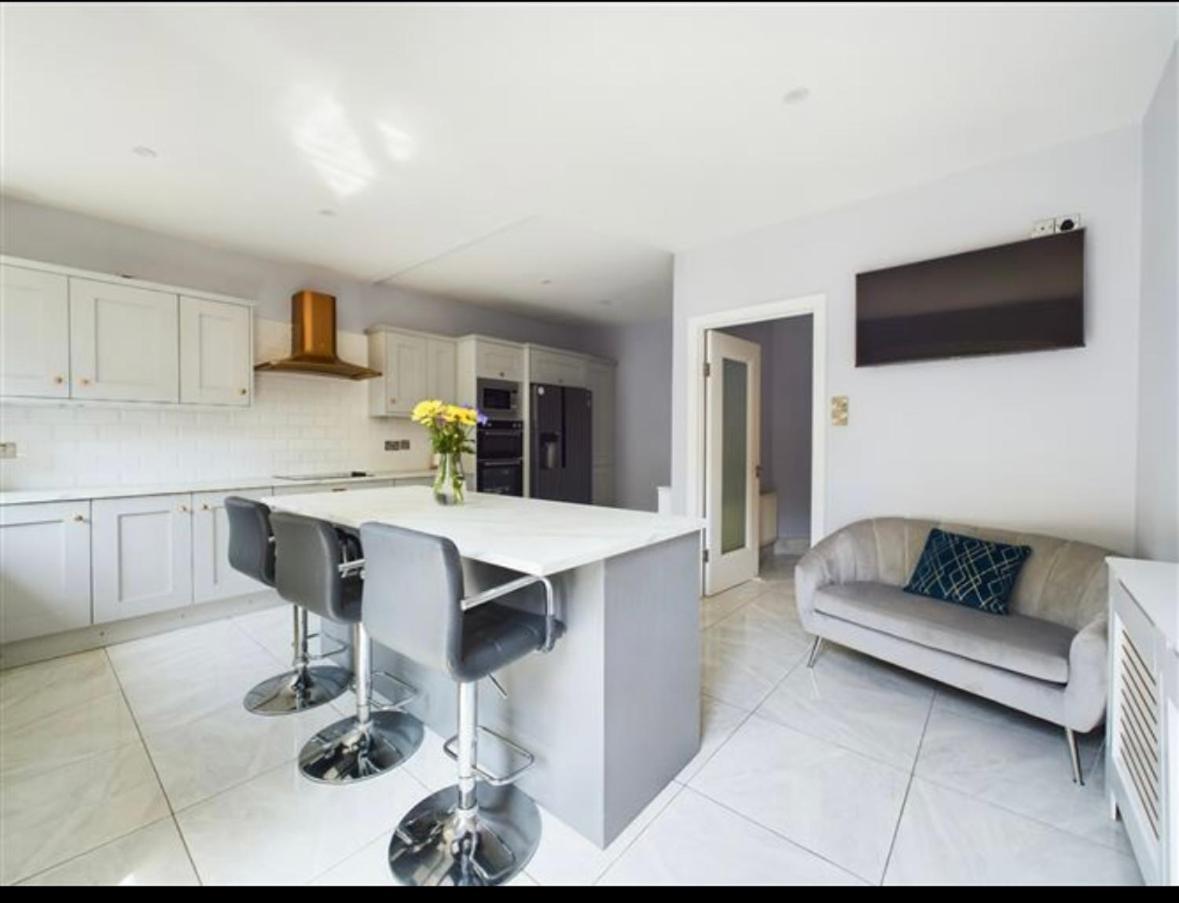 Deluxe Dwelling - 15 Mins From Cork City/Airport Lejlighed Eksteriør billede